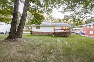211 Cherokee Dr, Center Township, PA 16001 - Photo 26