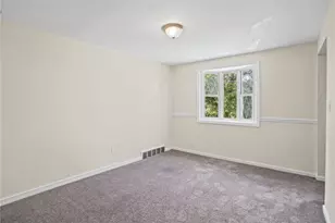 8018 Lincoln Rd, Pittsburgh, PA 15147 - Photo 8
