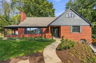 625 Glengary Dr, Pittsburgh, PA 15215 - Photo 2