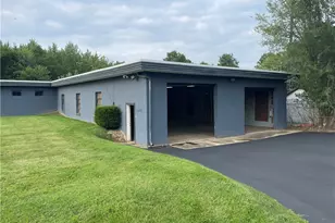 10 Rhoda St, Farrell, PA 16121 - Photo 1