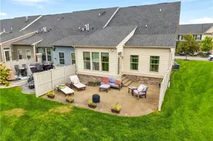 2041 Connecticut Ln, Pittsburgh, PA 15143 - Photo 2