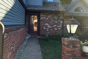 1121 Valleyview Dr, Cecil, PA 15055 - Photo 2