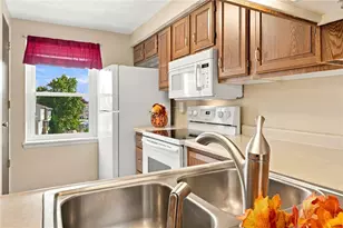 423 Ten Point Ln, Cranberry Township, PA 16066 - Photo 6