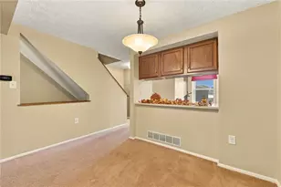 423 Ten Point Ln, Cranberry Township, PA 16066 - Photo 10