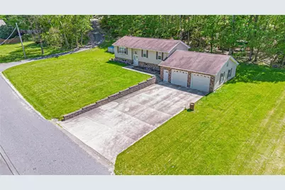 157 Oak Hill Dr, Somerset Township, PA 15541 - Photo 2