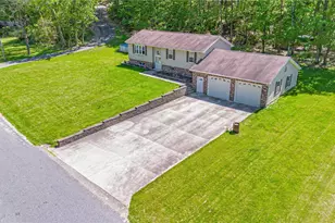 157 Oak Hill Dr, Somerset Township, PA 15541 - Photo 2