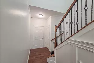 2045 Cool Springs Dr, Bethel Park, PA 15234 - Photo 14
