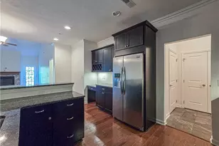 2045 Cool Springs Dr, Bethel Park, PA 15234 - Photo 6