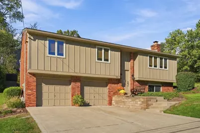 616 Carnival Dr, Pittsburgh, PA 15239 - Photo 2