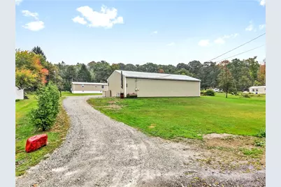 323 Crestview Dr, Donegal, PA 15610 - Photo 4