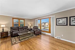 430 Summit Dr, Pittsburgh, PA 15228 - Photo 8
