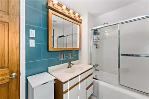 430 Summit Dr, Pittsburgh, PA 15228 - Photo 26
