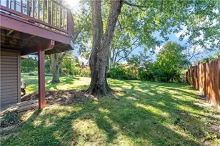 430 Summit Dr, Pittsburgh, PA 15228 - Photo 36