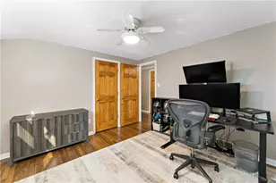430 Summit Dr, Pittsburgh, PA 15228 - Photo 24
