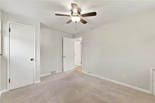 2400 Milford Dr, Bethel Park, PA 15102 - Photo 22