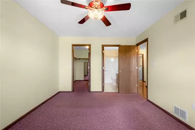 1407 Greenbriar Ct, South Park, PA 15129 - Photo 18