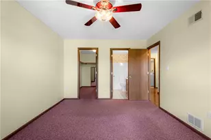 1407 Greenbriar Ct, South Park, PA 15129 - Photo 18