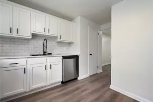 585 Lucia Dr, Wilkins Township, PA 15221 - Photo 8
