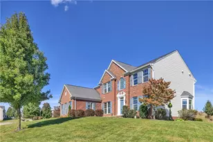2084 Majestic Dr, North Strabane, PA 15317 - Photo 2