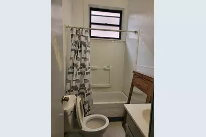29 SE Maytide St, Pittsburgh, PA 15227 - Photo 8