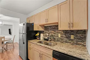 127 Spruce Ct, Ross Twp, PA 15229 - Photo 6