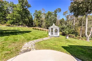 110 Daffodil Ln, Hempfield Township, PA 15644 - Photo 8