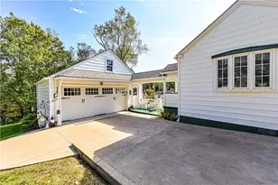 110 Daffodil Ln, Hempfield Township, PA 15644 - Photo 6