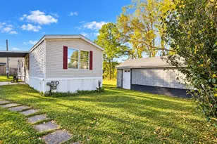120 Indiana Ave, Vandergrift, PA 15690 - Photo 2