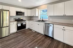 2019 Martha St, South New Castle Boro, PA 16101 - Photo 6