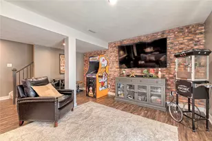 1037 Wedgewood Dr, Penn Twp, PA 15644 - Photo 32