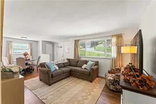 128 Winifred Dr, Pittsburgh, PA 15236 - Photo 8