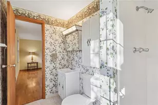 5696 Glenn Hill Dr, Bethel Park, PA 15102 - Photo 16