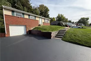120 Carousel, Murrysville, PA 15626 - Photo 2
