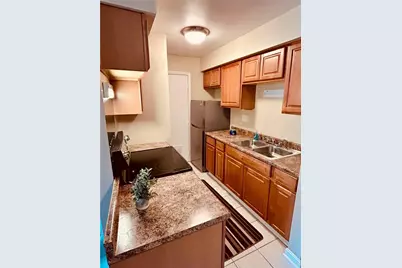 930 Margarite Dr #K, Scott Township, PA 15216 - Photo 4