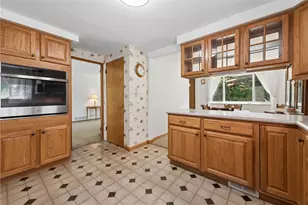 341 E Agnew Ave, Pittsburgh, PA 15210 - Photo 6