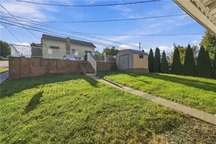 1501 Broad St, South Greensburg Boro, PA 15601 - Photo 8
