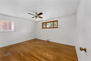 188 Arla Dr, Green Tree, PA 15220 - Photo 18