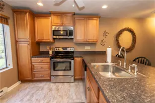1607 Snowfield Ct, Hidden Valley, PA 15502 - Photo 6
