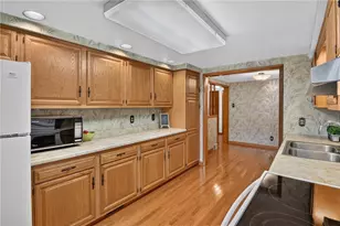243 Clever Rd, Robinson Twp, PA 15136 - Photo 6
