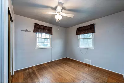 942 Razzando, Washington Township, PA 15012 - Photo 16