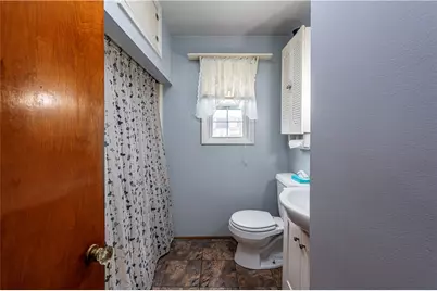 942 Razzando, Washington Township, PA 15012 - Photo 22