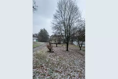 222 N 2nd St, Jeannette, PA 15644 - Photo 6