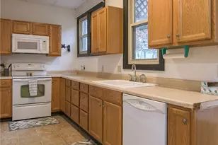 222 N 2nd St, Jeannette, PA 15644 - Photo 28