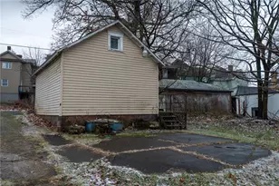 222 N 2nd St, Jeannette, PA 15644 - Photo 10