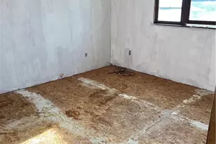 385 Pennsylvania Ave, Rochester, PA 15074 - Photo 16