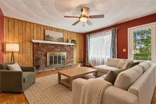 305 Banbury Ln, Harrison Township, PA 15065 - Photo 10