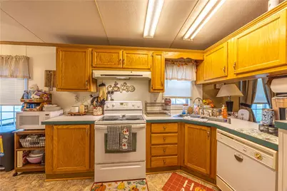 208 Florence Dr, Menallen Township, PA 15401 - Photo 10