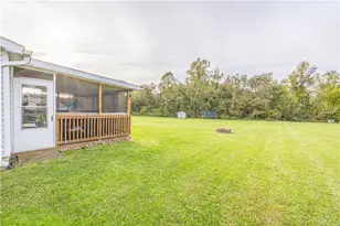 208 Florence Dr, Menallen Township, PA 15401 - Photo 4