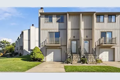 125 Arrowood Drive, Cranberry Township, PA 16066 - Photo 2