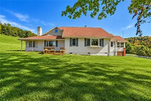 423 Little Creek Rd, Harmony Boro, PA 16037 - Photo 8